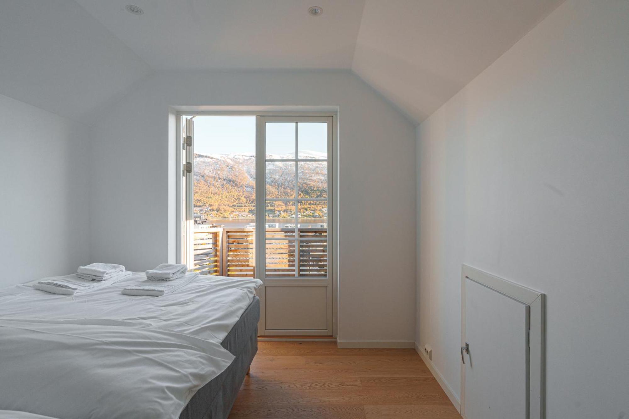 Modern House With Great View! Lejlighed Tromsø Eksteriør billede